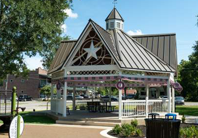 Kyle_Gazebo_640x445
